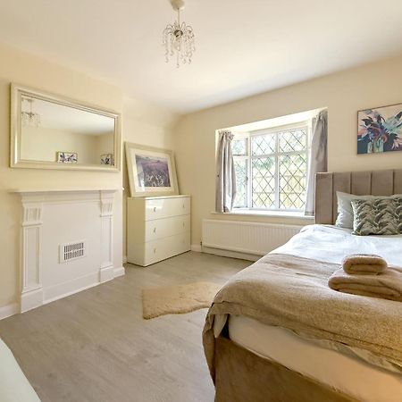 Rural Lodge Stay In Windsor! Hot Tub! Sleeps 20 Bray Eksteriør billede