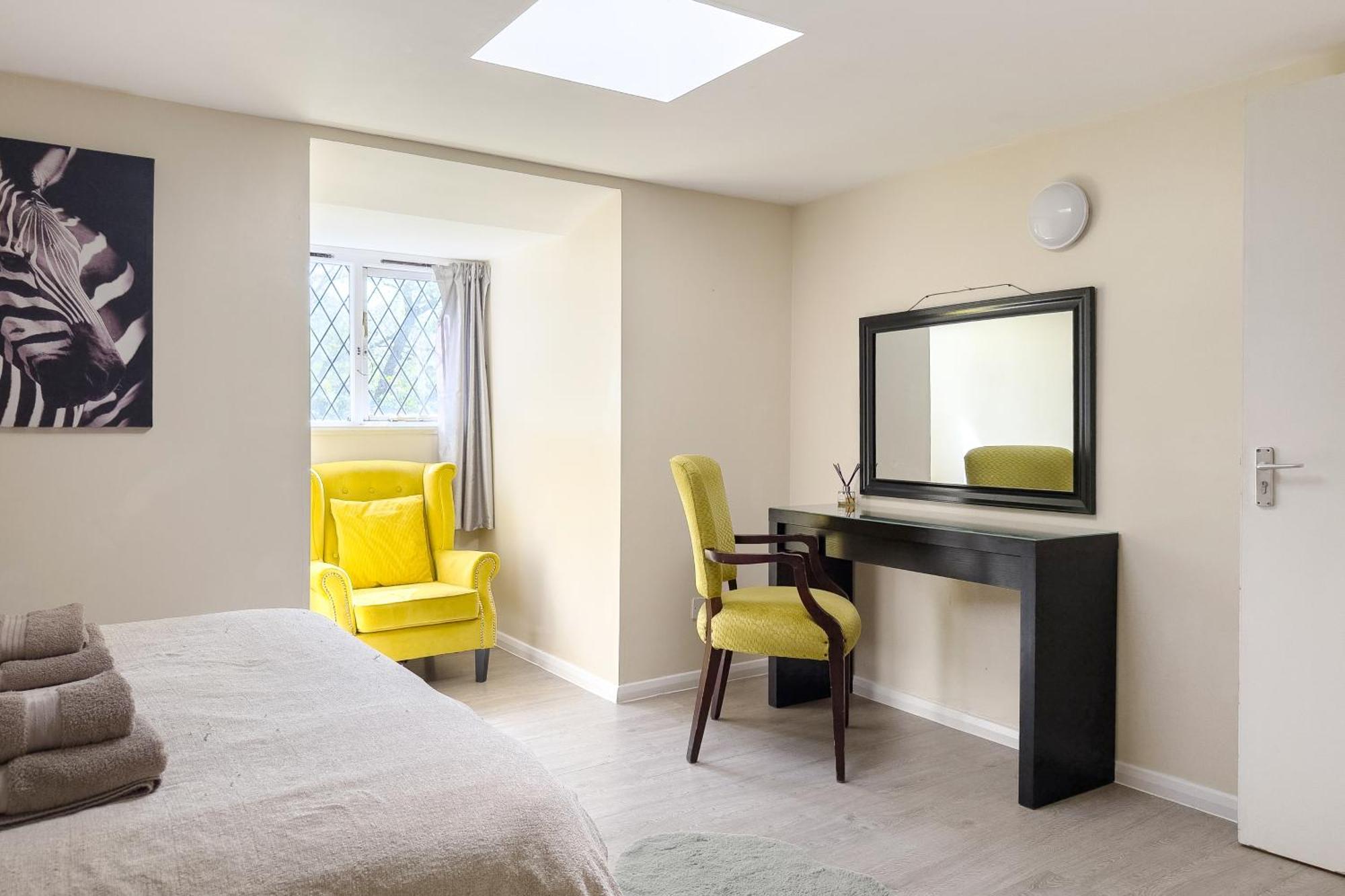 Rural Lodge Stay In Windsor! Hot Tub! Sleeps 20 Bray Eksteriør billede