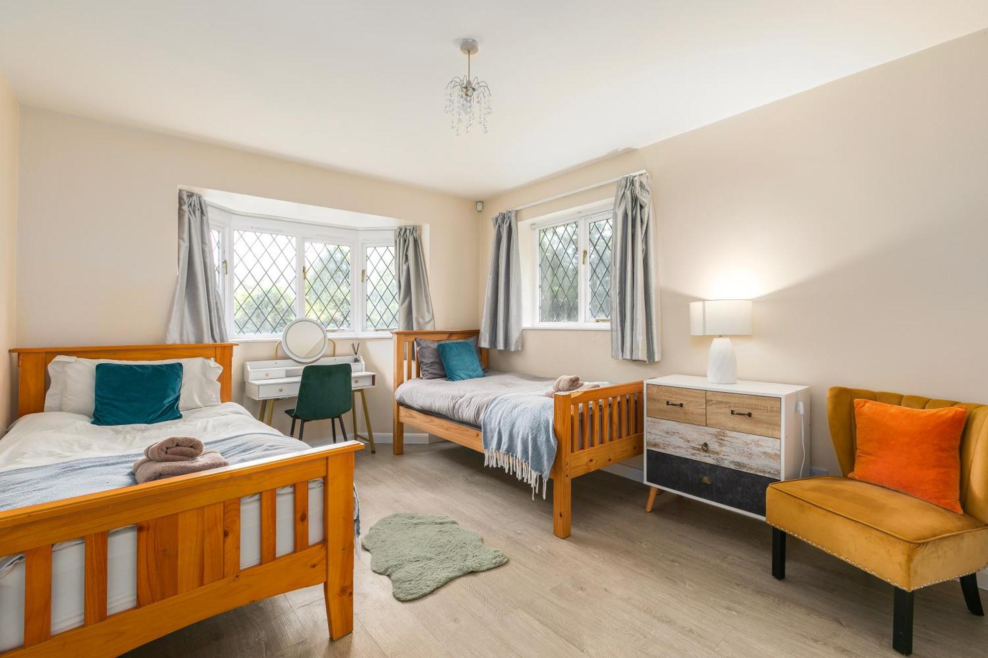 Rural Lodge Stay In Windsor! Hot Tub! Sleeps 20 Bray Eksteriør billede