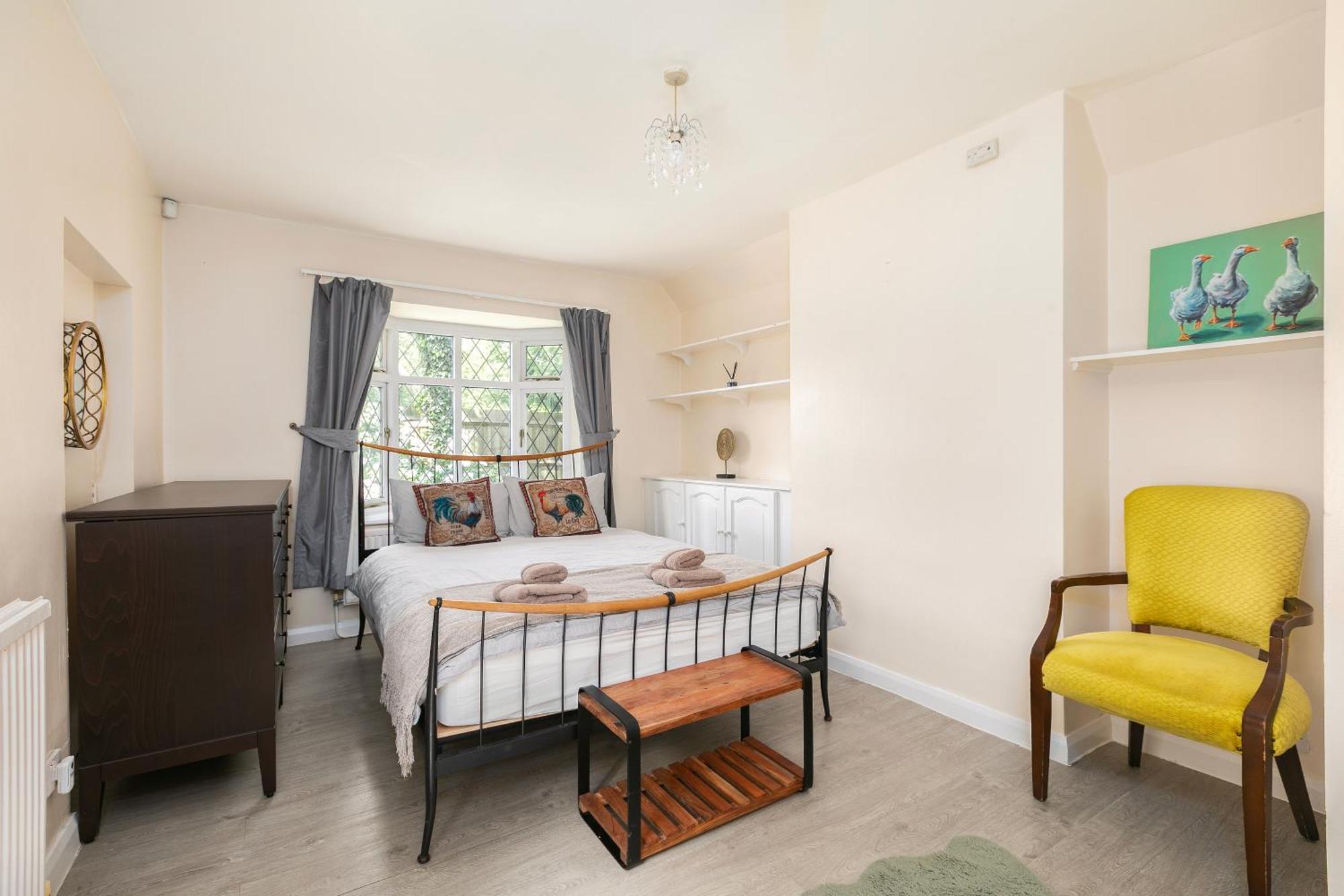 Rural Lodge Stay In Windsor! Hot Tub! Sleeps 20 Bray Eksteriør billede