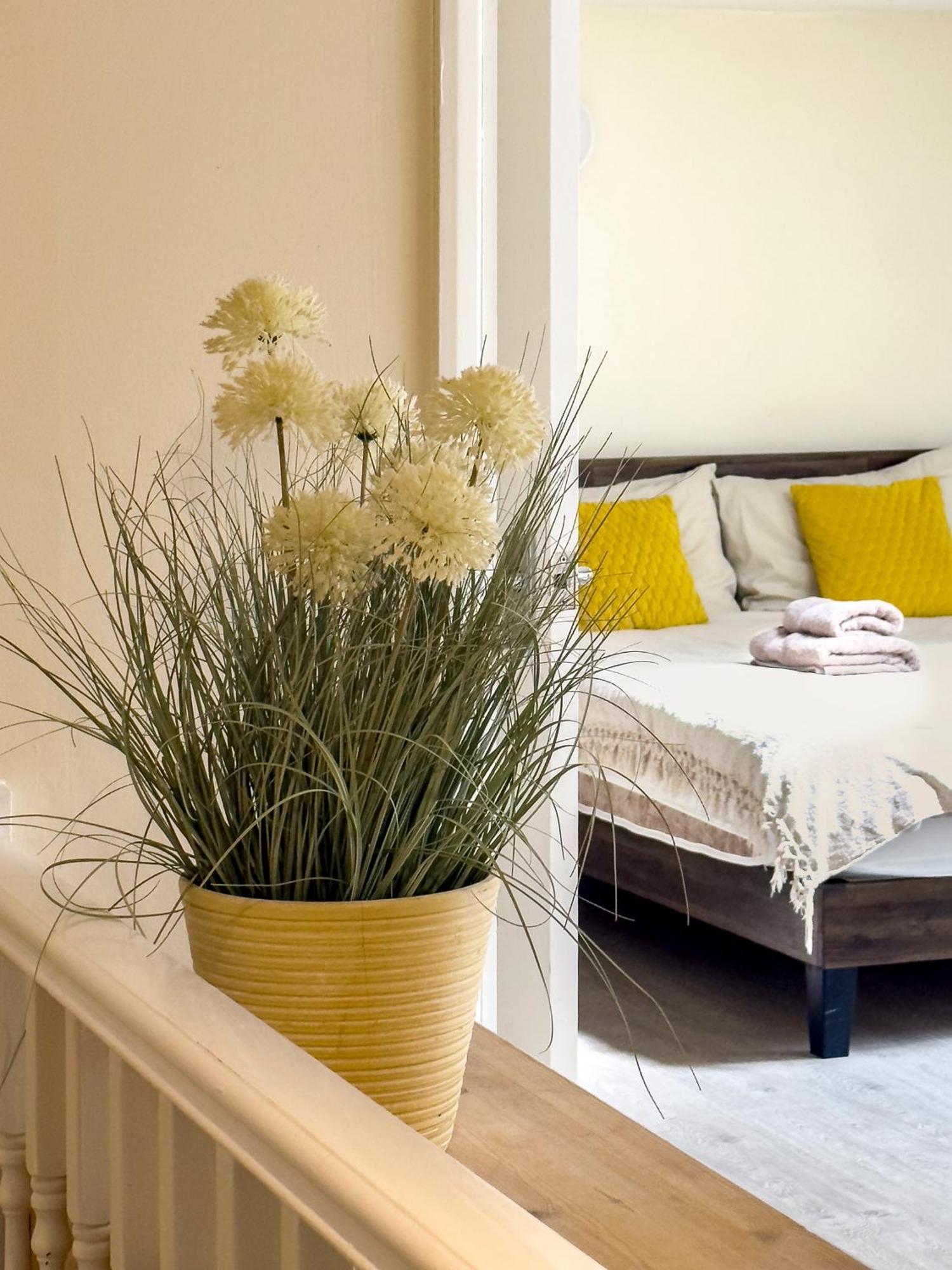 Rural Lodge Stay In Windsor! Hot Tub! Sleeps 20 Bray Eksteriør billede