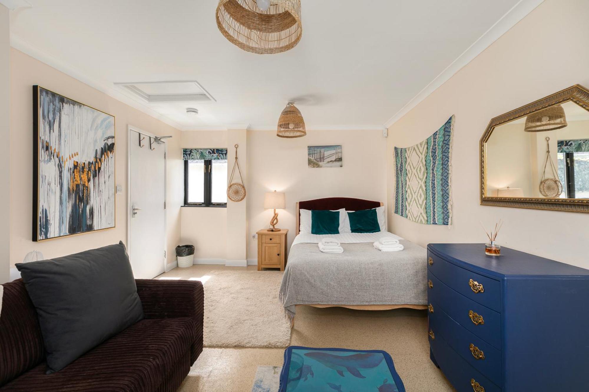 Rural Lodge Stay In Windsor! Hot Tub! Sleeps 20 Bray Eksteriør billede