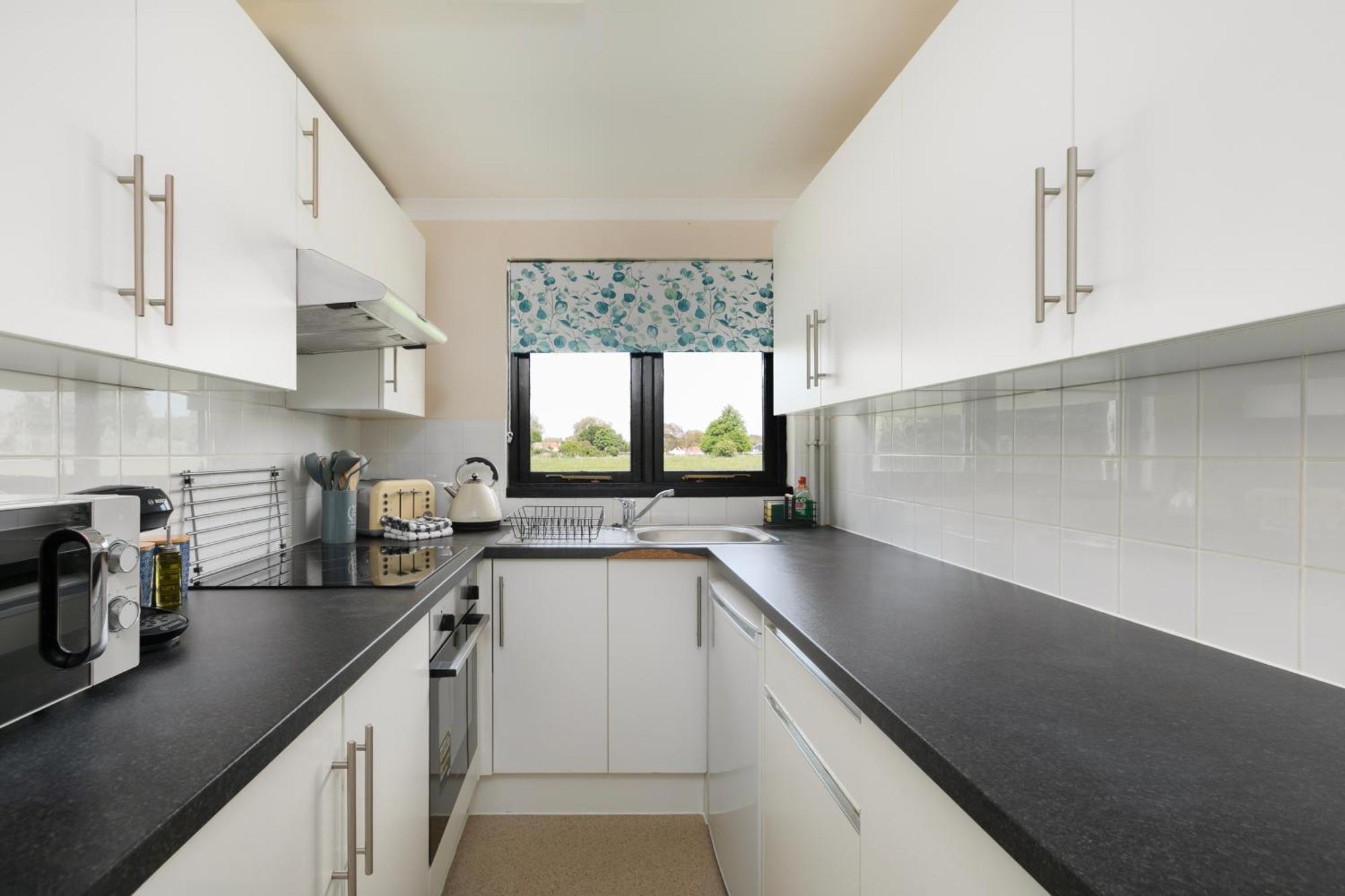 Rural Lodge Stay In Windsor! Hot Tub! Sleeps 20 Bray Eksteriør billede