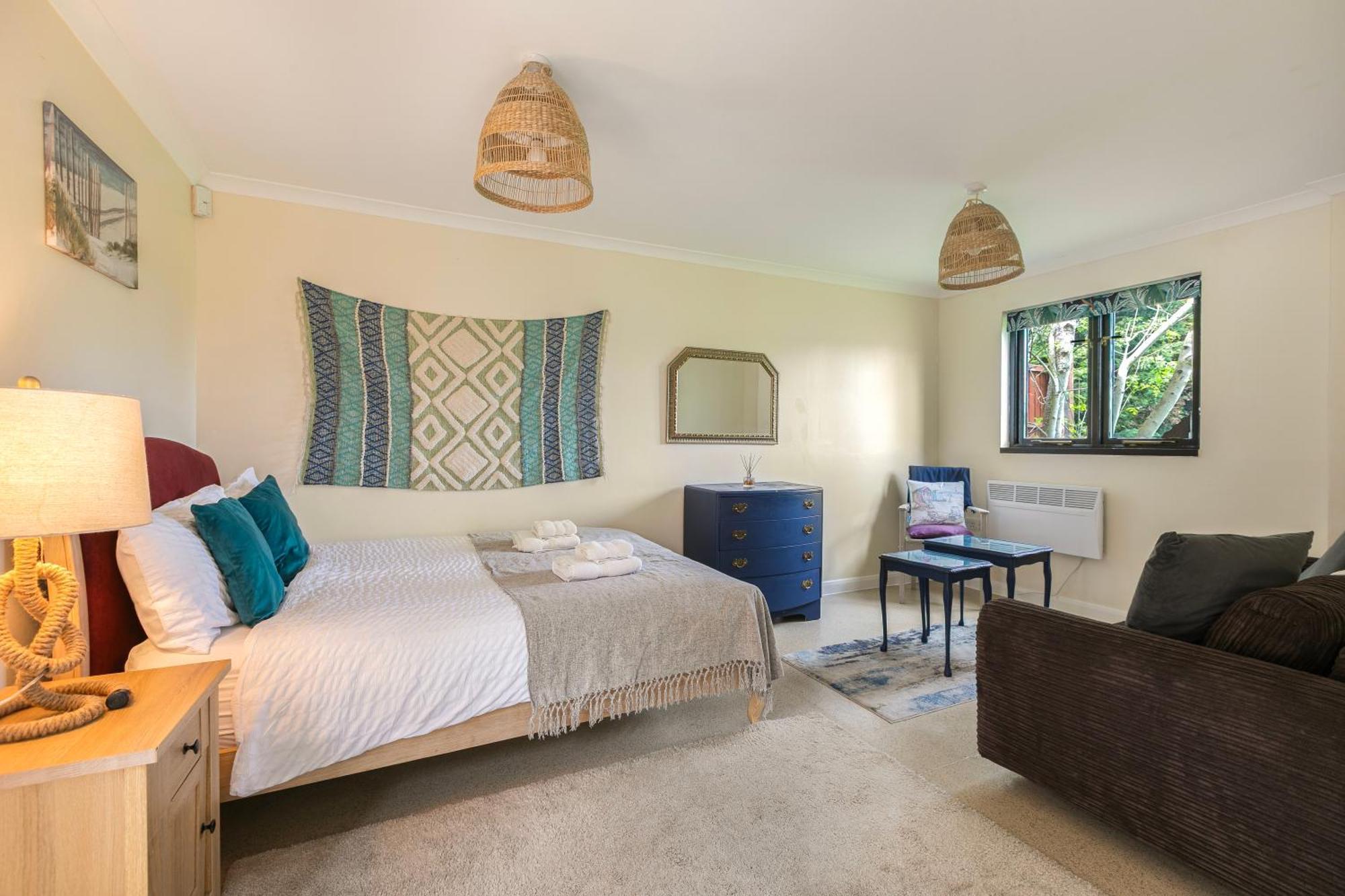 Rural Lodge Stay In Windsor! Hot Tub! Sleeps 20 Bray Eksteriør billede